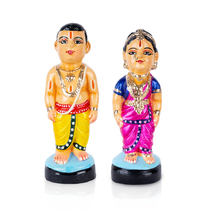 Iyengar Young Couple Clay Golu Bommai Pair - 7 X 2.5 Inches | Navratri Gombe/ Golu Doll For Navaratri Decor