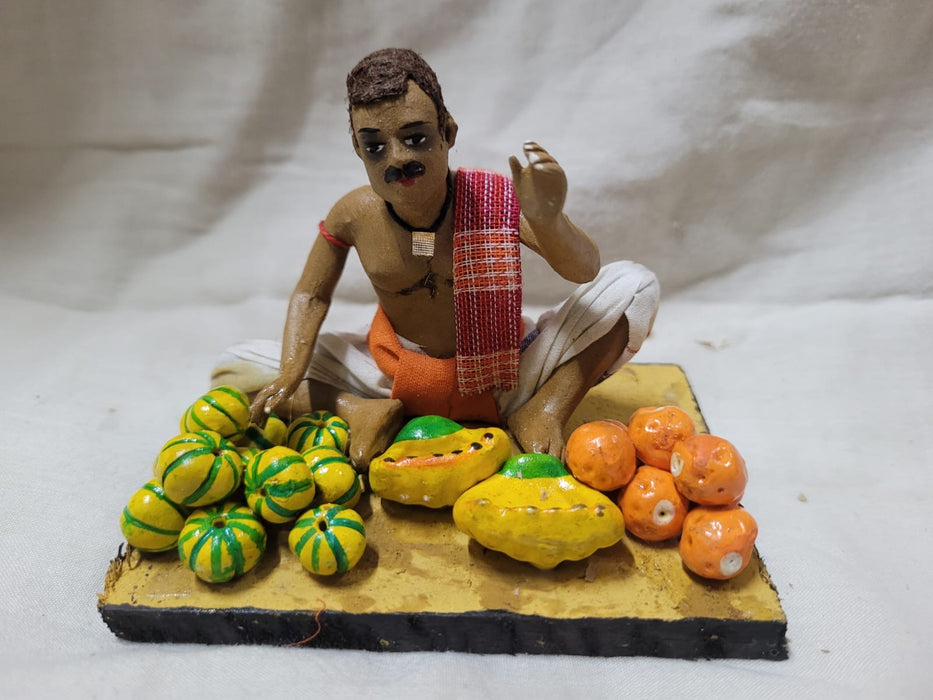 FRUIT SELER SMALL (MEN)