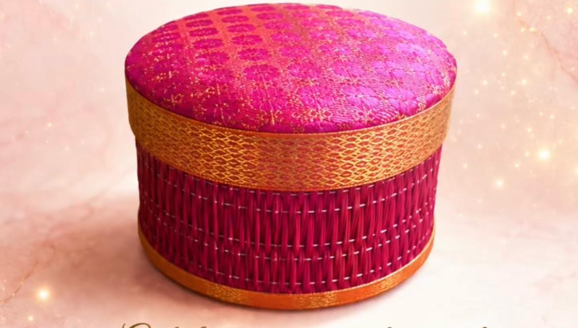Handcrafted Round Korai Box with Brocade Lid (5" x 3") – Premium Festive Gift Box